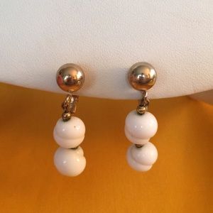 Vintage Bergere Clip-on Earrings